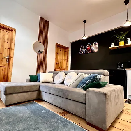 Manekin Piotrkowska 65 우치