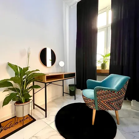 Manekin Piotrkowska 65 Apartment